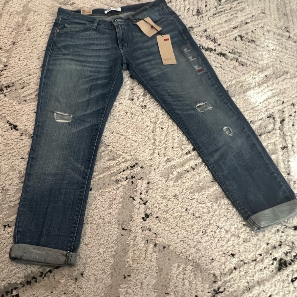 Levi’s Crop Jeans - New with Tags